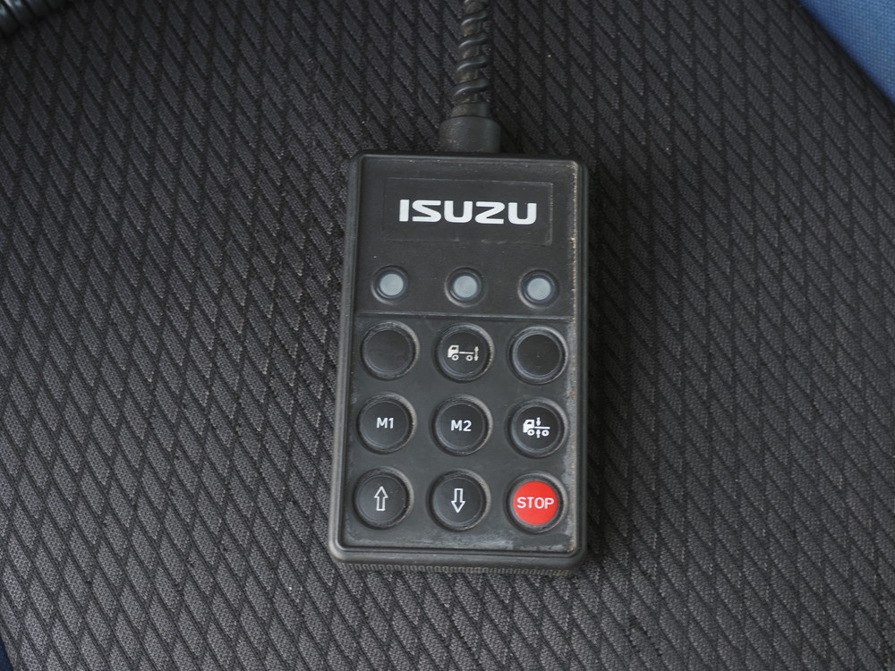 いすゞ ギガ 冷凍ウイング 大型 QKG-CYJ77B 年式 H29[写真36]