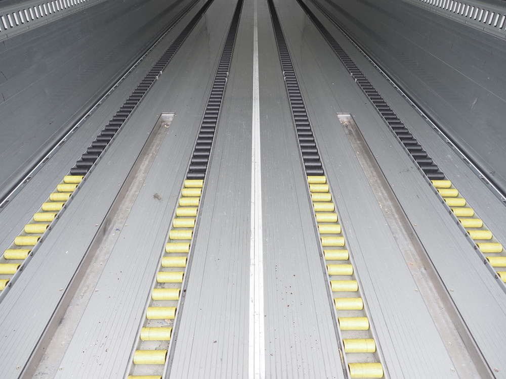 三菱ふそう スーパーグレート ウイング車 大型 QPG-FS64VZ 年式 H28[写真28]