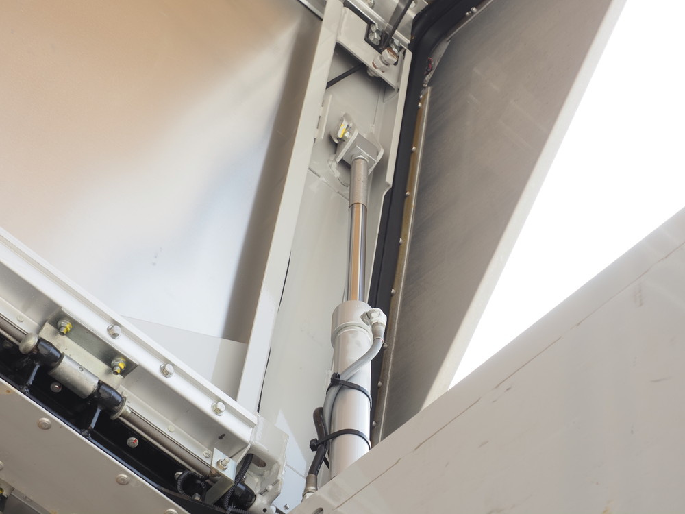 いすゞ フォワード ウイング車 中型 TKG-FRR90T2 年式 H30[写真13]