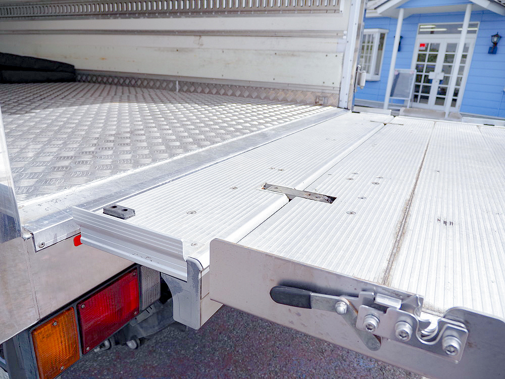 いすゞ エルフ 冷凍バン 小型 TPG-NPR85AN 年式 H28[写真24]