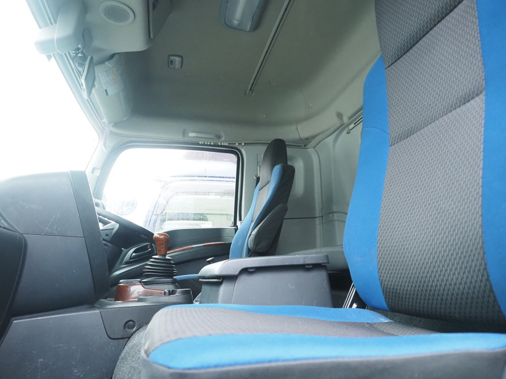 いすゞ ギガ ウイング車 大型 2PG-CYJ77C 年式 H30[写真40]