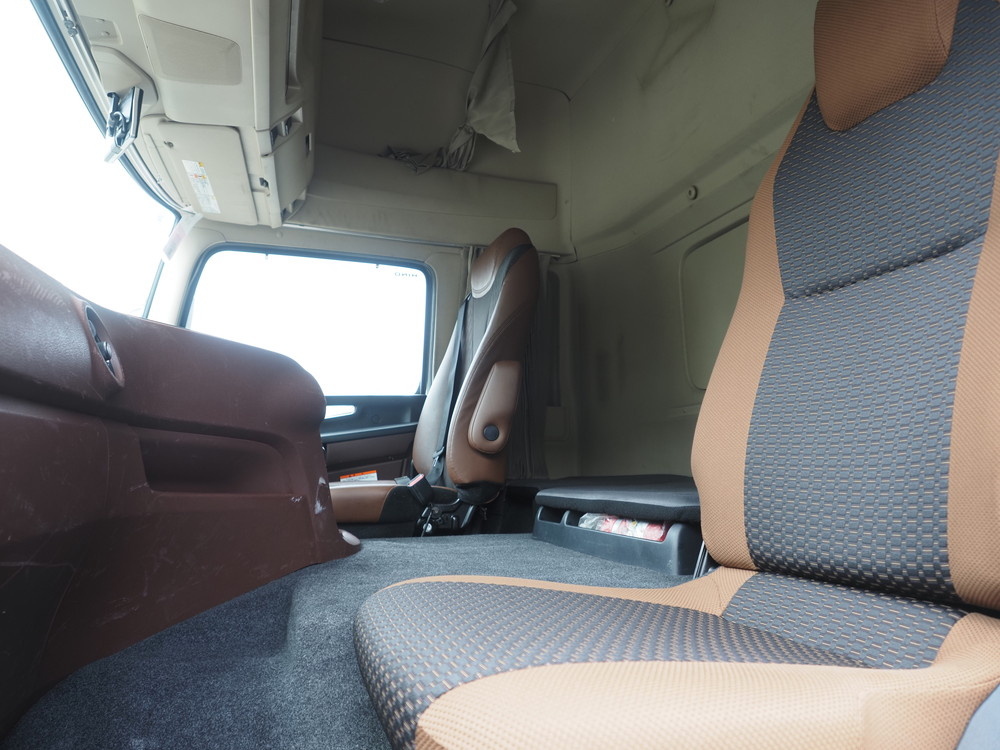 日野 プロフィア ウイング車 大型 2DG-FW1AHG 年式 H30[写真37]