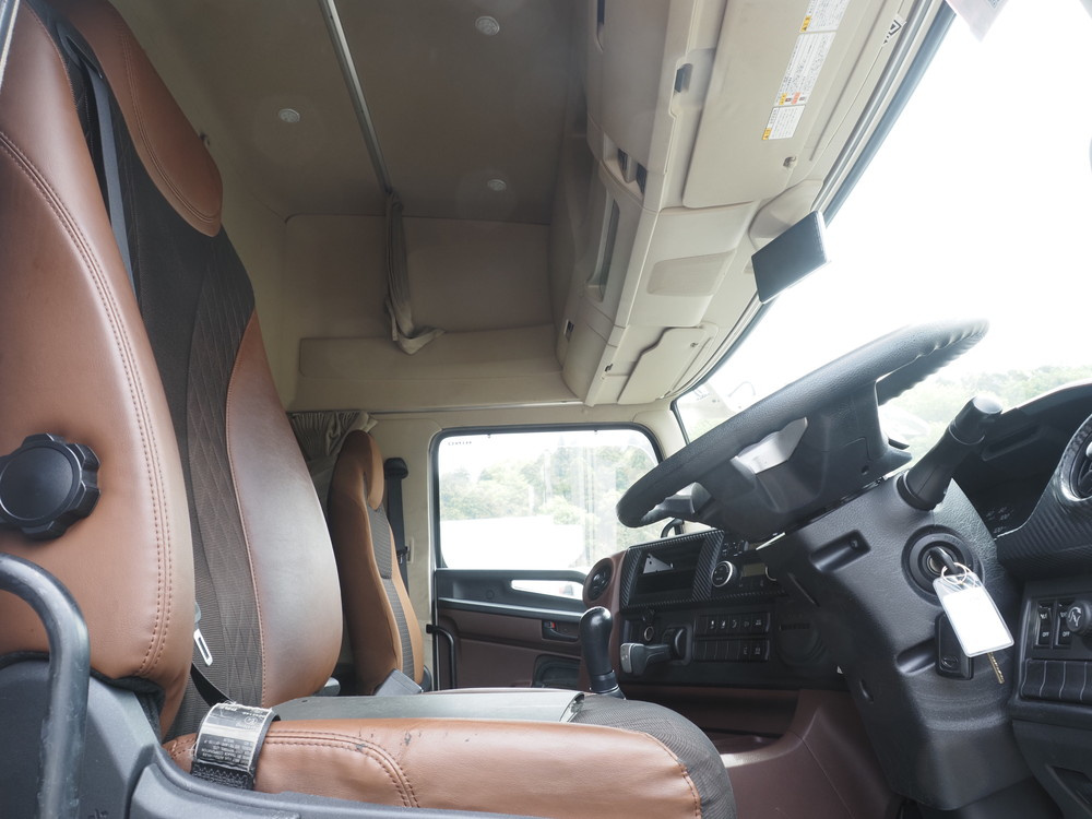 日野 プロフィア ウイング車 大型 2DG-FW1AHG 年式 H30[写真28]