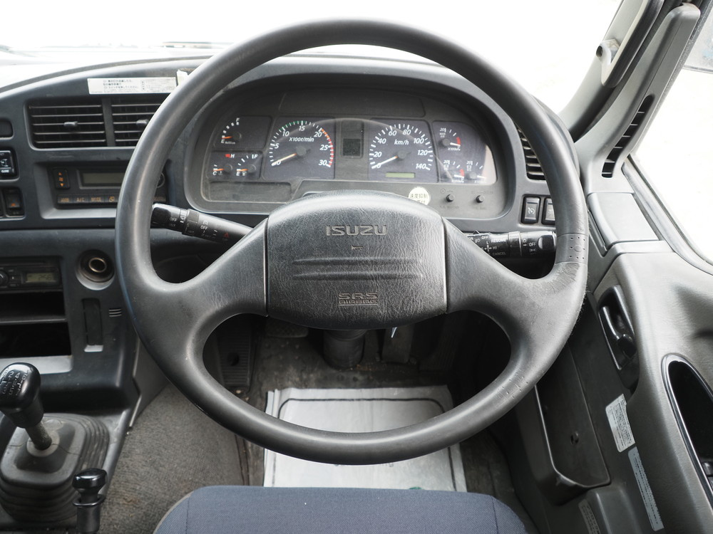いすゞ ギガ ウイング車 大型 LKG-CYJ77A 年式 H23[写真29]