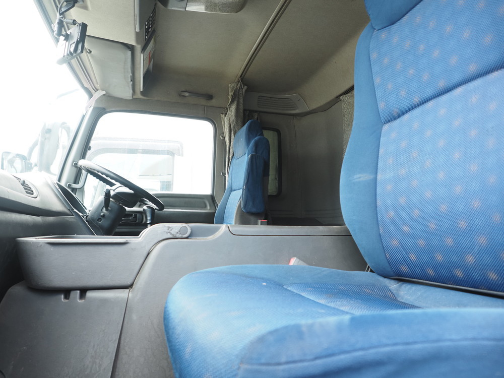 いすゞ ギガ ウイング車 大型 LKG-CYJ77A 年式 H23[写真37]