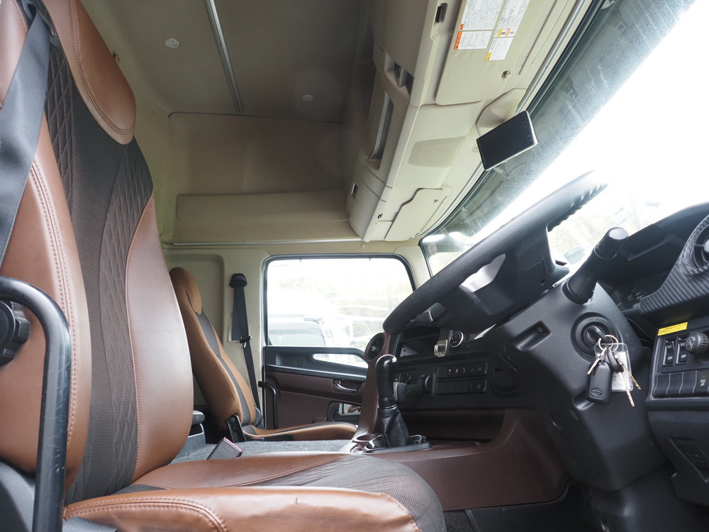 日野 プロフィア ウイング車 大型 2DG-FW1AHG 年式 H29[写真28]