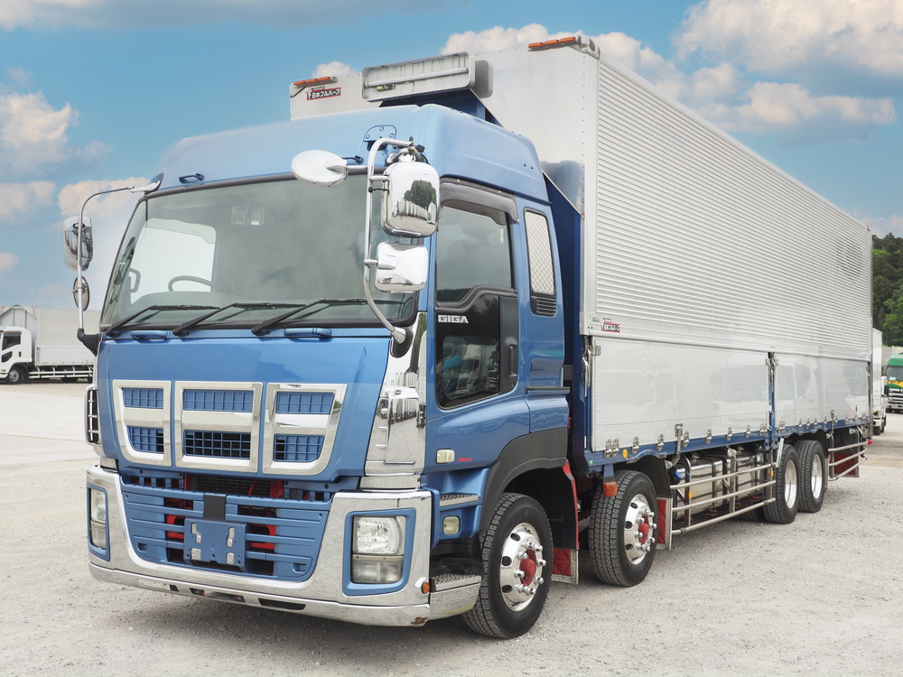 いすゞ ギガ ウイング車 大型 QKG-CYJ77A 年式 H25[写真01]