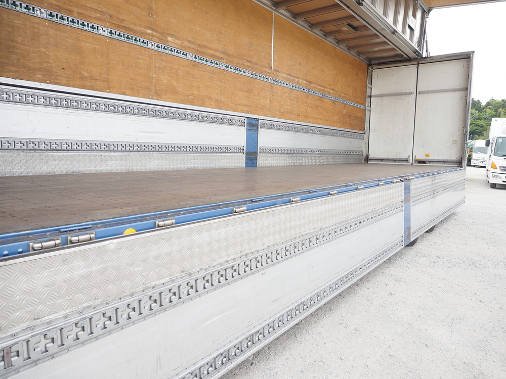 いすゞ ギガ ウイング車 大型 QKG-CYJ77A 年式 H25[写真23]