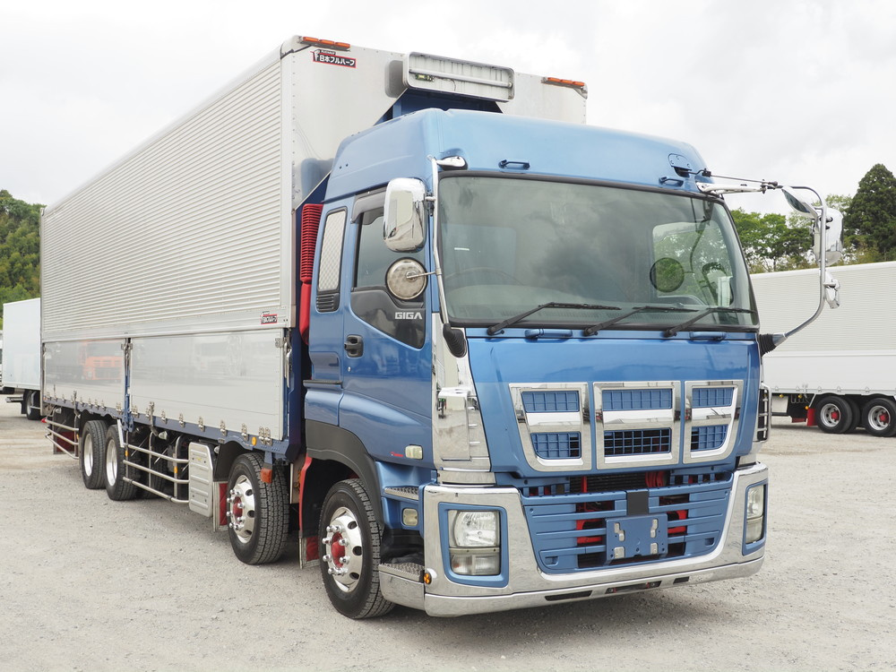 いすゞ ギガ ウイング車 大型 QKG-CYJ77A 年式 H25[写真04]