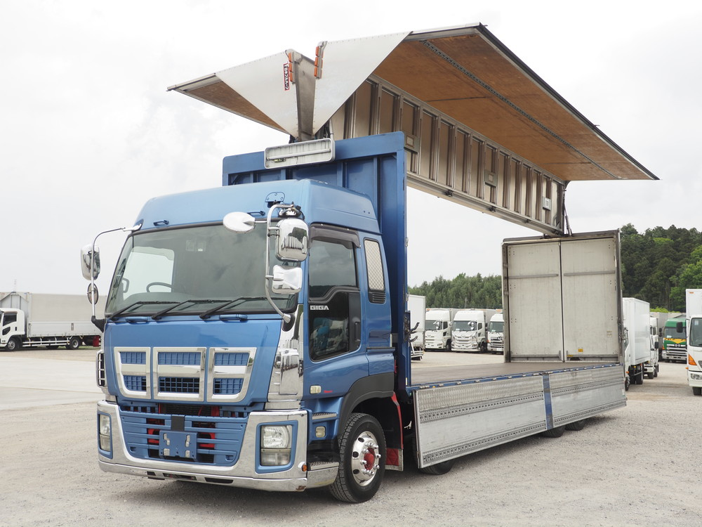 いすゞ ギガ ウイング車 大型 QKG-CYJ77A 年式 H25[写真02]