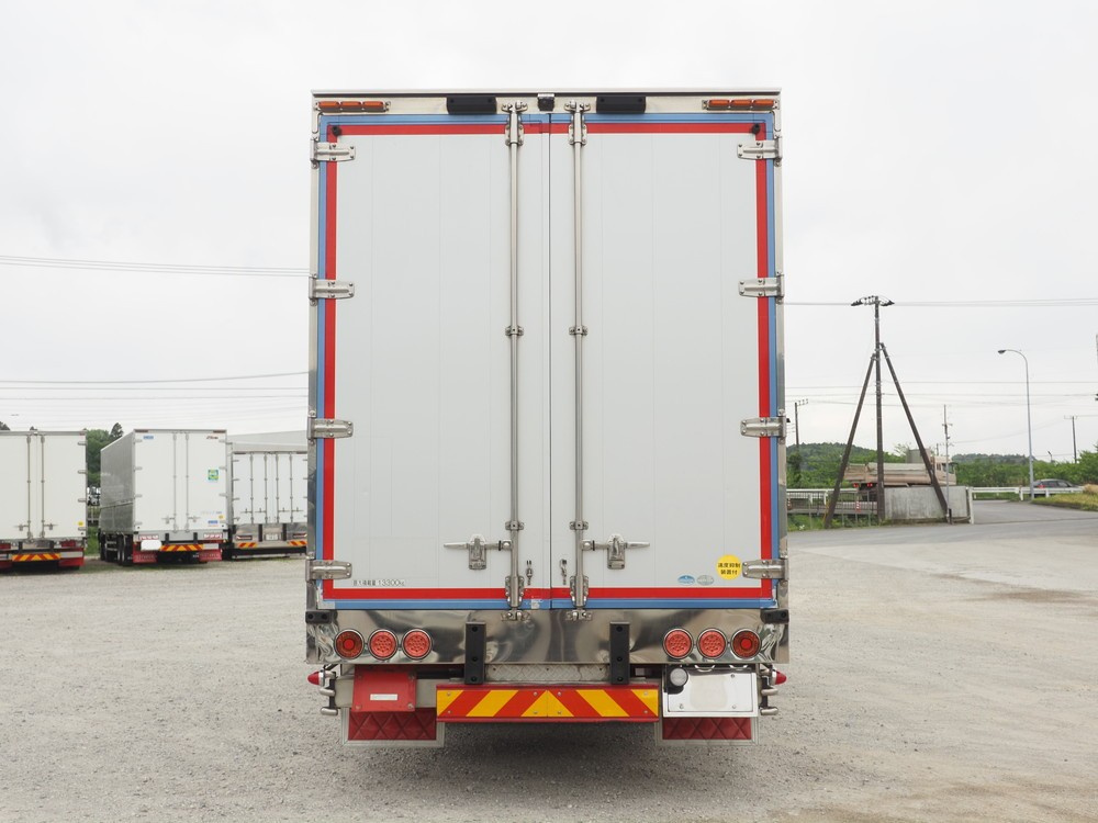 いすゞ ギガ ウイング車 大型 QKG-CYJ77A 年式 H25[写真05]