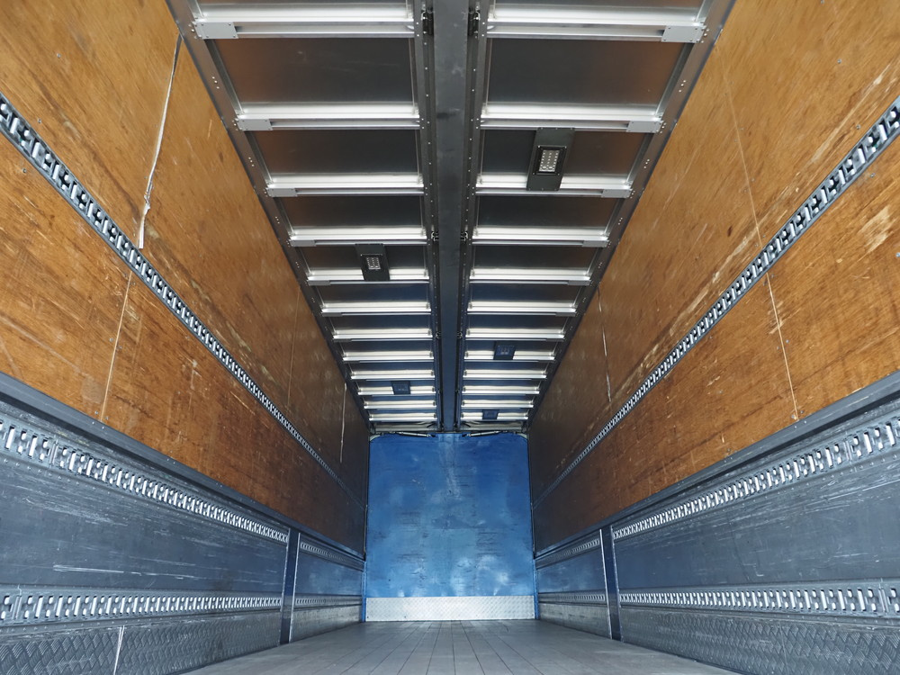 いすゞ ギガ ウイング車 大型 QKG-CYJ77A 年式 H25[写真27]