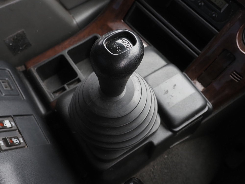 いすゞ ギガ ウイング車 大型 QKG-CYJ77A 年式 H25[写真33]