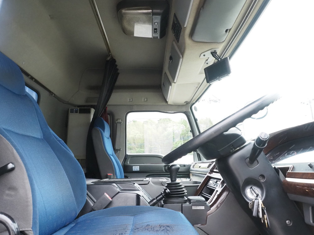 いすゞ ギガ ウイング車 大型 QKG-CYJ77A 年式 H25[写真31]