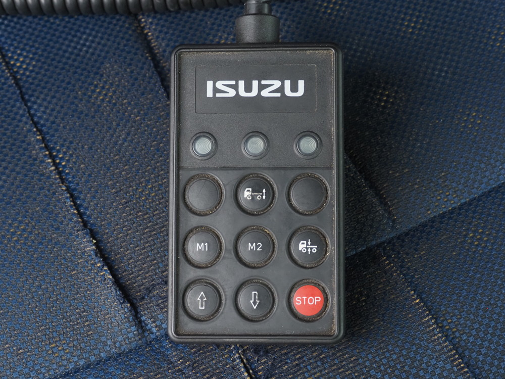 いすゞ ギガ ウイング車 大型 QKG-CYJ77A 年式 H25[写真36]