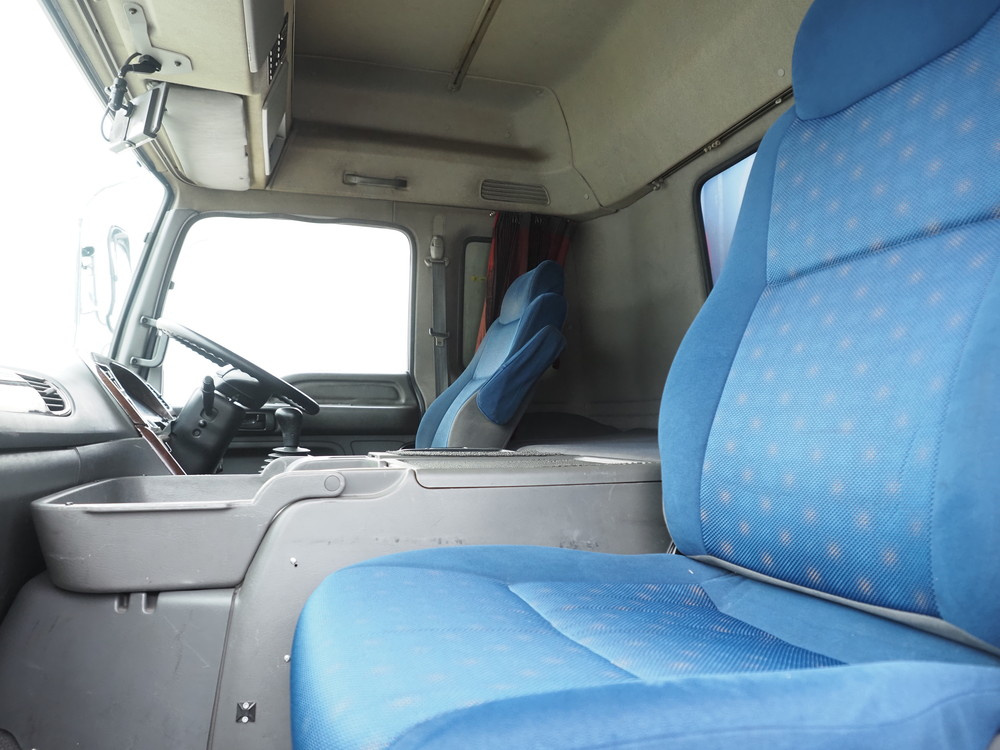 いすゞ ギガ ウイング車 大型 QKG-CYJ77A 年式 H25[写真39]