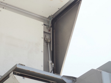 三菱ふそう ファイター 冷凍ウイング 中型 PDG-FK61F 年式 H22 [写真15]