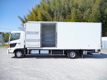 日野 レンジャープロ 冷凍バン 中型 TKG-FC9JKAG 年式 H29[写真12]