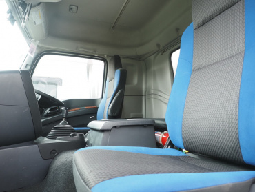 いすゞ ギガ ウイング車 大型 QKG-CYJ77B 年式 H28 [写真40]