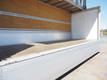 いすゞ フォワード ウイング車 中型 2RG-FRR90T2 年式 H30 [写真18]