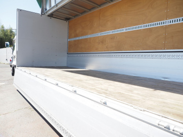 いすゞ フォワード ウイング車 中型 2RG-FRR90T2 年式 H30 [写真17]