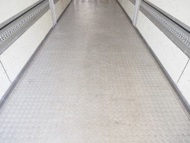 いすゞ ギガ 冷凍ウイング 大型 QKG-CYJ77B 年式 H29 [写真28]