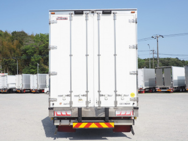 いすゞ ギガ 冷凍ウイング 大型 QKG-CYJ77B 年式 H29 [写真06]