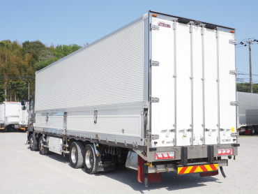 いすゞ ギガ 冷凍ウイング 大型 QKG-CYJ77B 年式 H29 [写真07]