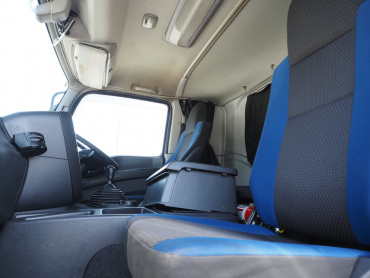 いすゞ ギガ 冷凍ウイング 大型 QKG-CYJ77B 年式 H29 [写真37]