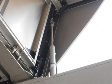 いすゞ ギガ ウイング車 大型 QKG-CYJ77B 年式 H29 [写真12]