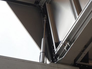 いすゞ ギガ ウイング車 大型 QKG-CYJ77B 年式 H29 [写真17]