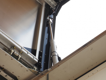 いすゞ ギガ ウイング車 大型 QKG-CYJ77B 年式 H29 [写真18]