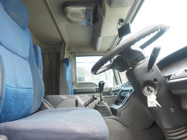 いすゞ ギガ ウイング車 大型 LKG-CYJ77A 年式 H23 [写真28]