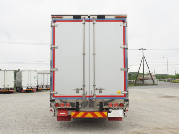 いすゞ ギガ ウイング車 大型 QKG-CYJ77A 年式 H25 [写真05]