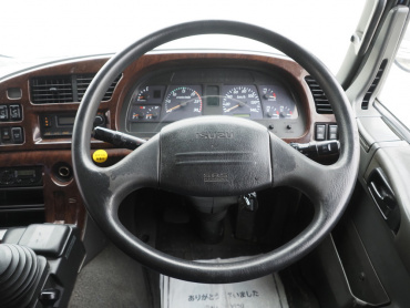 いすゞ ギガ ウイング車 大型 QKG-CYJ77A 年式 H25 [写真32]