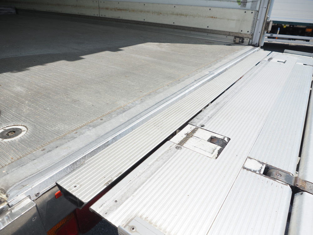 日野 レンジャープロ 冷凍バン 中型 TKG-FC9JKAG 年式 H25[写真24]