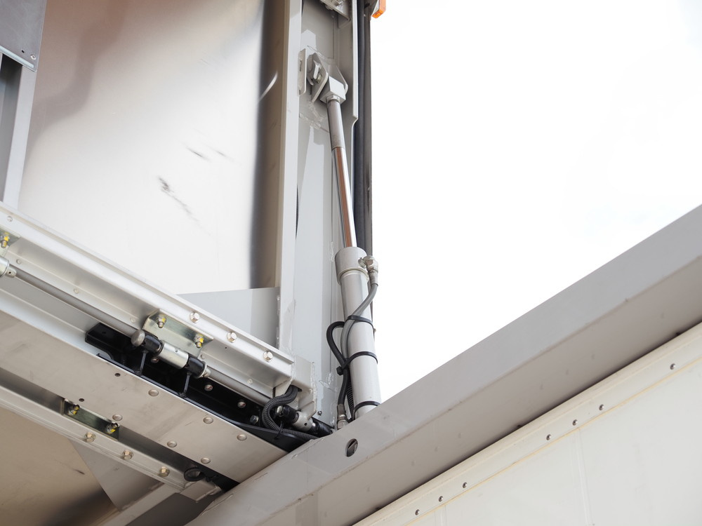 いすゞ フォワード ウイング車 中型 TKG-FRR90S2 年式 H29[写真15]