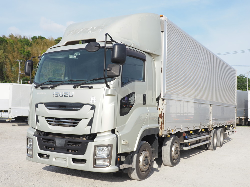 いすゞ ギガ ウイング車 大型 QKG-CYJ77B 年式 H28[写真01]