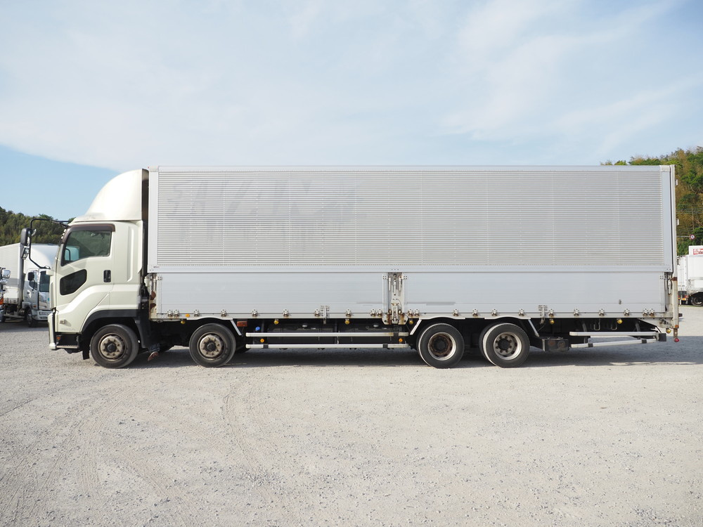 いすゞ ギガ ウイング車 大型 QKG-CYJ77B 年式 H28[写真14]