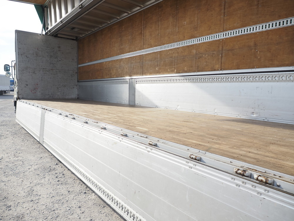 いすゞ ギガ ウイング車 大型 QKG-CYJ77B 年式 H28[写真20]