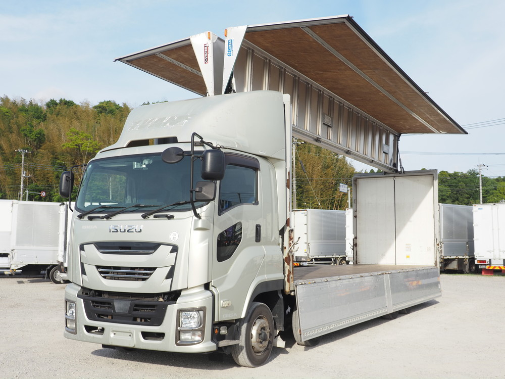 いすゞ ギガ ウイング車 大型 QKG-CYJ77B 年式 H28[写真03]