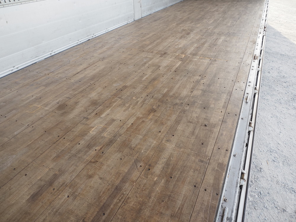 いすゞ ギガ ウイング車 大型 QKG-CYJ77B 年式 H28[写真23]