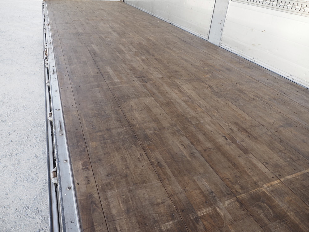 いすゞ ギガ ウイング車 大型 QKG-CYJ77B 年式 H28[写真24]