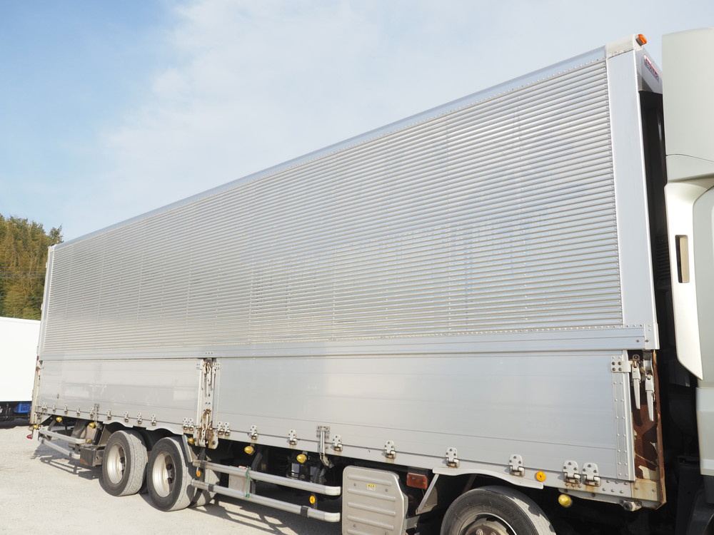 いすゞ ギガ ウイング車 大型 QKG-CYJ77B 年式 H28[写真10]