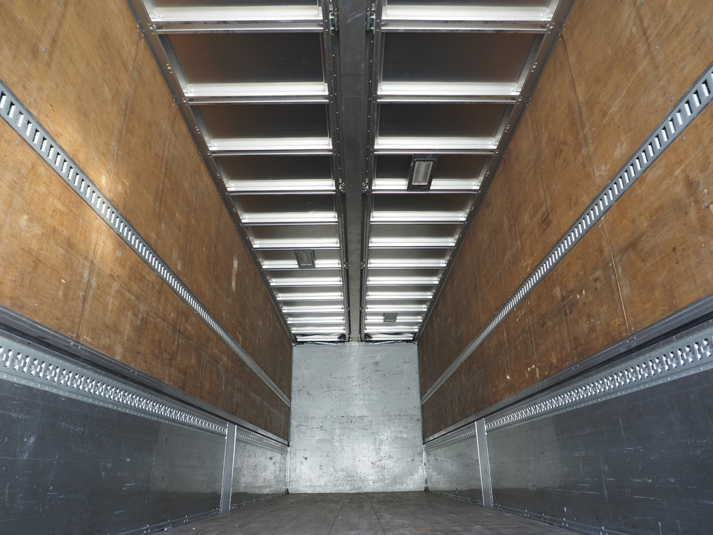 いすゞ ギガ ウイング車 大型 QKG-CYJ77B 年式 H28[写真26]