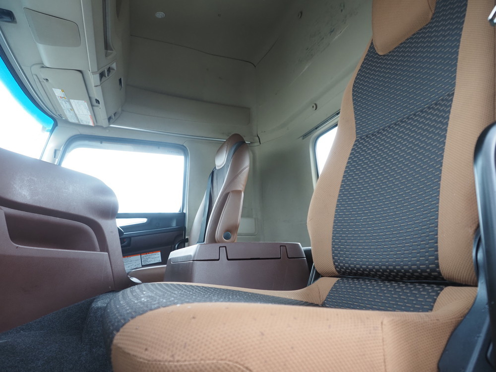 日野 プロフィア トラクタ 大型 2DG-SH1EEGG 年式 R4[写真27]