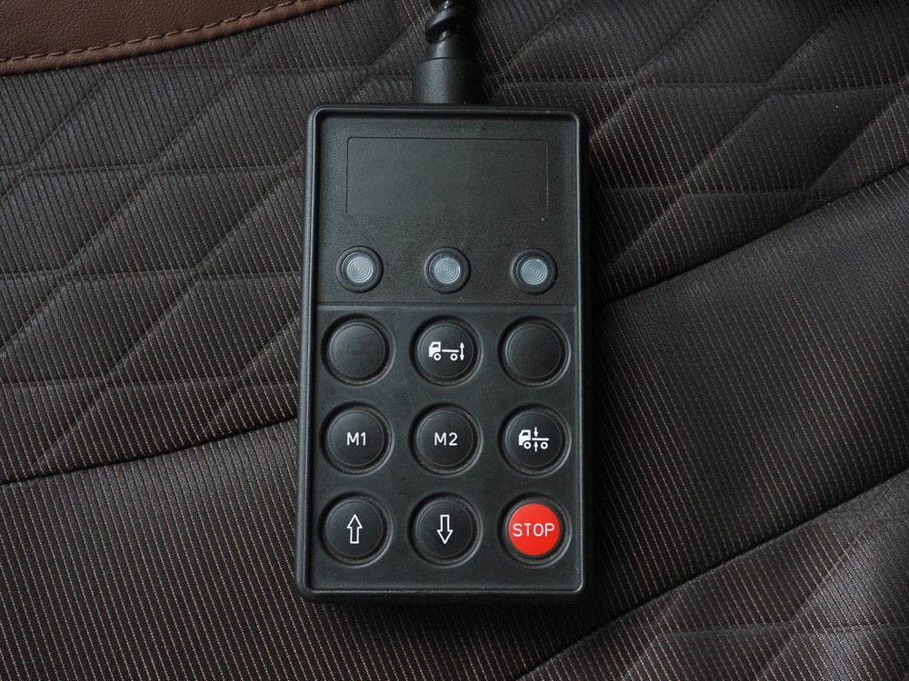 日野 プロフィア トラクタ 大型 2DG-SH1EEGG 年式 R4[写真25]