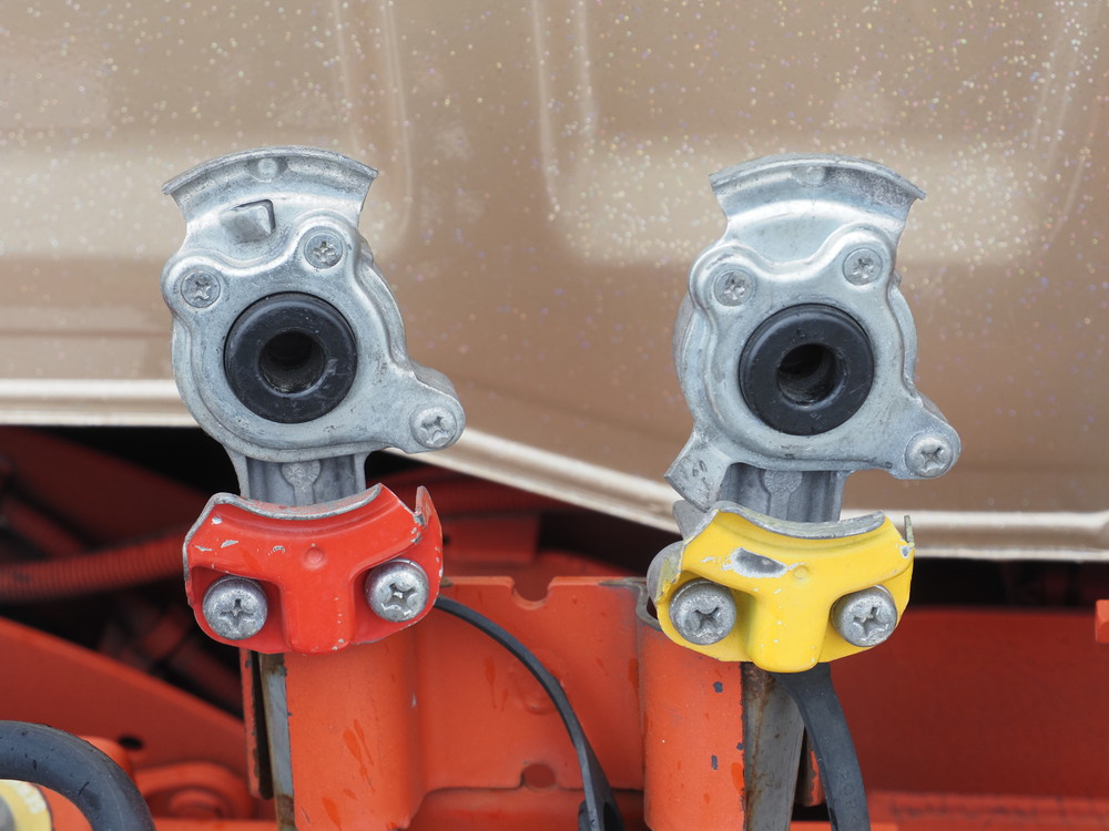 日野 プロフィア トラクタ 大型 2DG-SH1EEGG 年式 R4[写真15]