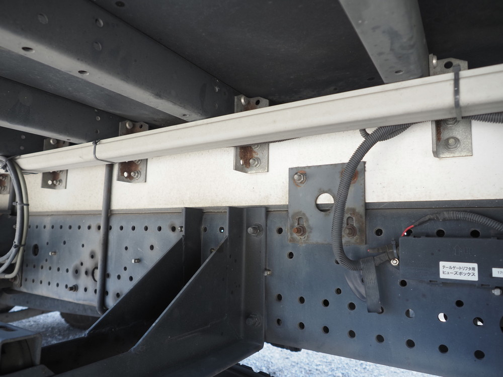 いすゞ フォワード ウイング車 中型 TKG-FRR90T2 年式 H29[写真44]