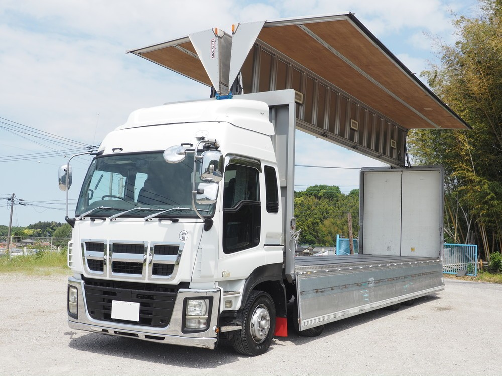 いすゞ ギガ ウイング車 大型 LKG-CYJ77AA 年式 H23[写真02]